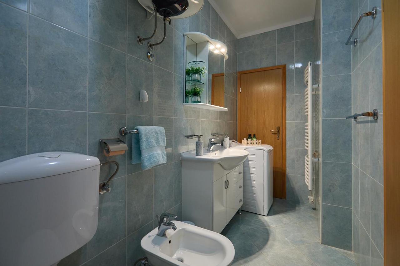 Apartma Ani *
